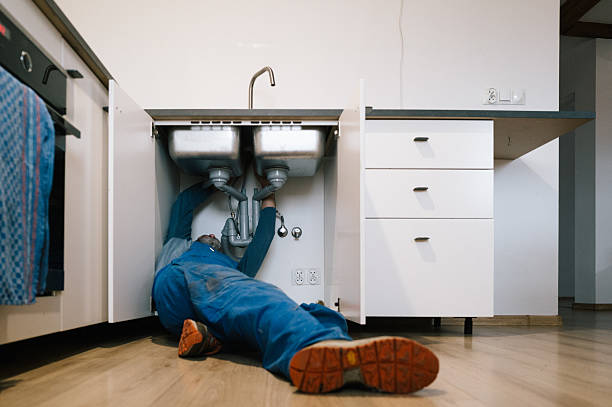 Professional Plumbing technician working in Trenton, MO